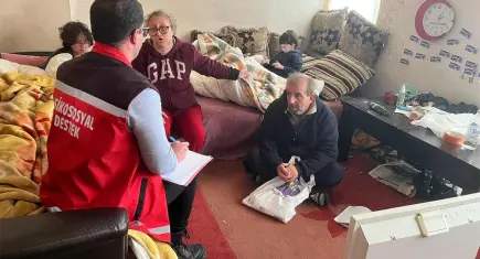 Vekil Bursalı, Kurucu ailesinin yanında