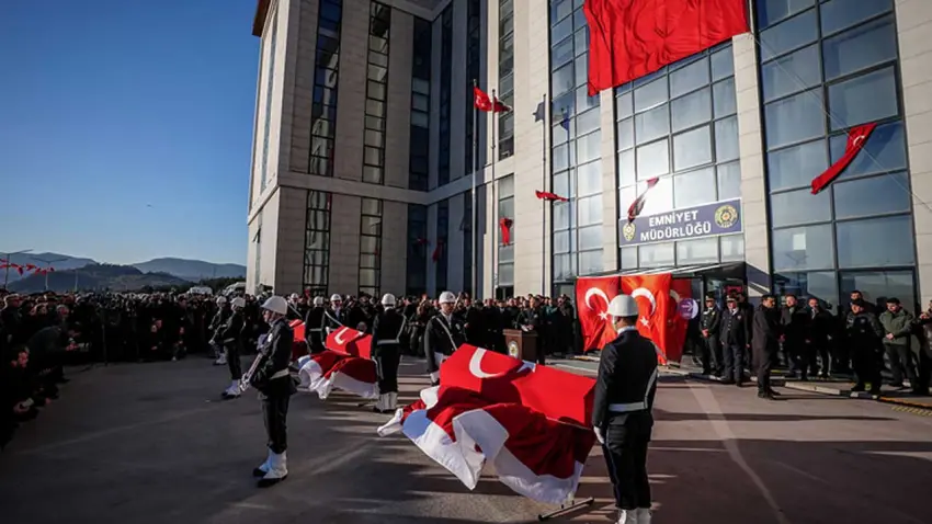 Yalova şehitlerini uğurluyor
