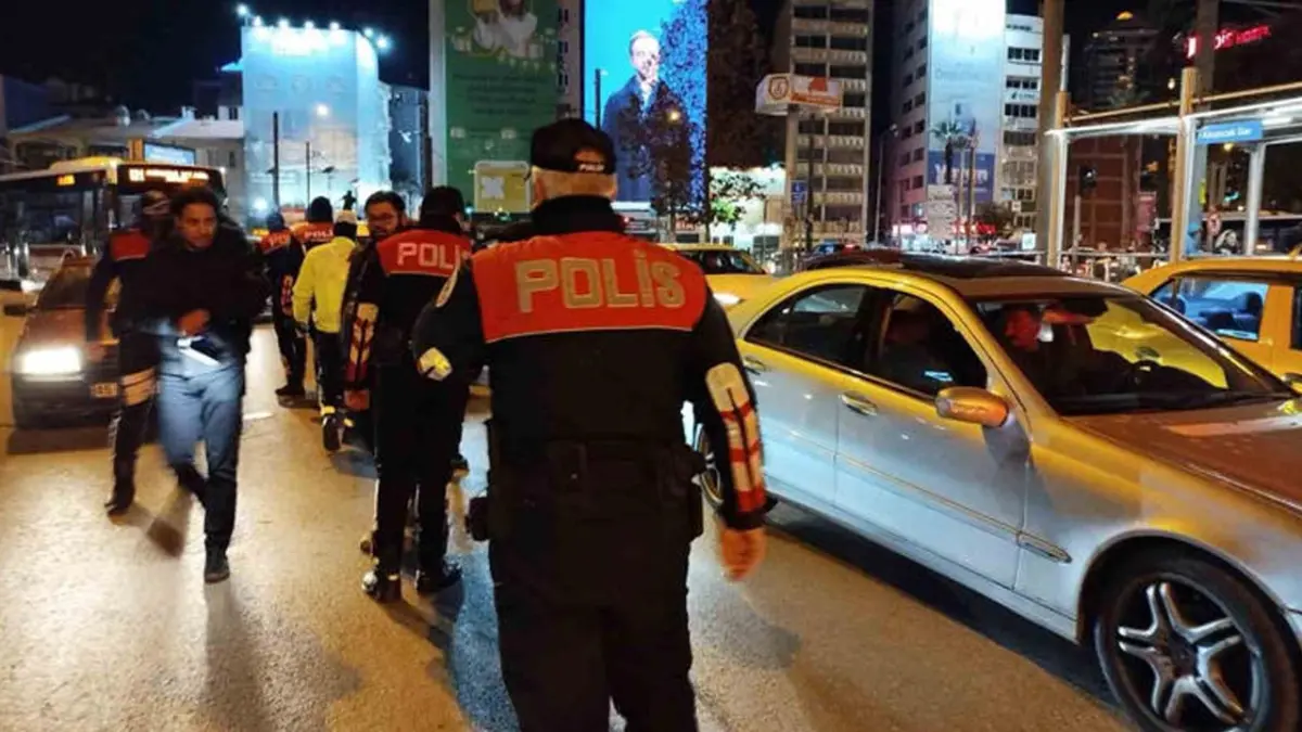 Yılbaşı akşamı İzmir’de kaç emniyet görevlisi çalışacak? haberinin görseli