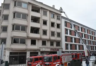 Balıkesir’de korkutan patlama: Atıl haldeki otel binasında yangın çıktı!