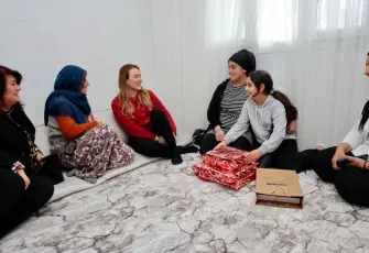 Başkan Mutlu, komşularını ziyaret etti