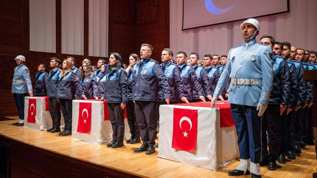 İzmir Büyükşehir Belediyesi Zabıta Teşkilatına 86 yeni memur katıldı haberinin görseli