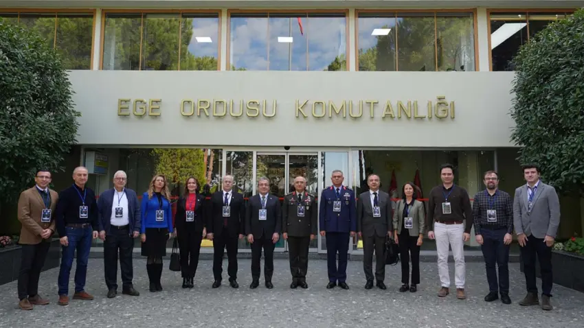 İzmir’de ‘Yapay Zeka ve İnsan: Savunma Sanayii Perspektifi’ paneli  haberinin görseli