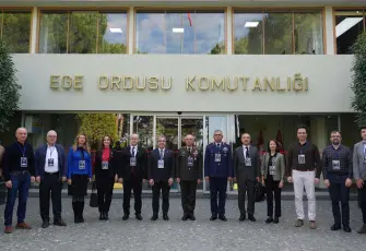 İzmir’de ‘Yapay Zeka ve İnsan: Savunma Sanayii Perspektifi’ paneli 