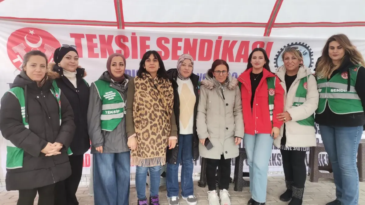 İzmir Mor Dayanışma’dan Digel Tekstil işçilerine dayanışma ziyareti haberinin görseli