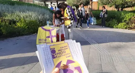 Mor Dayanışma’dan Kolektif Pankart Örme Atölyesi