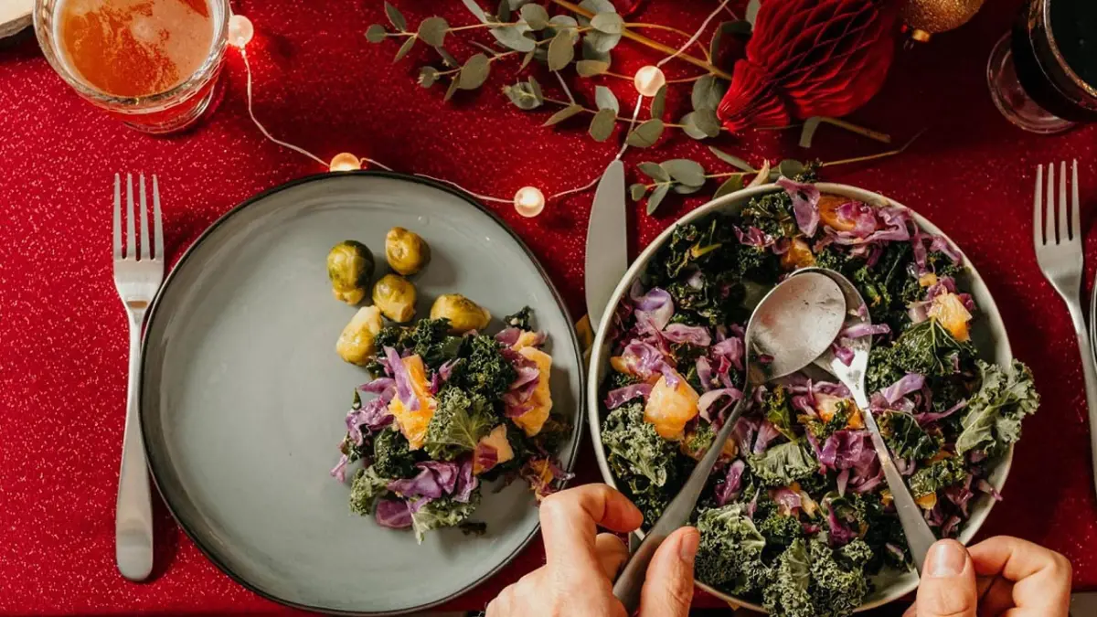 Yeni yıla daha sağlıklı başlamak mümkün: Uzmanından beslenme önerileri haberinin görseli