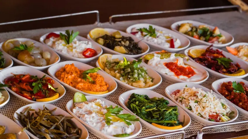 Yılbaşı sofrasında hata yapmayın: Uzmanından önemli uyarılar haberinin görseli