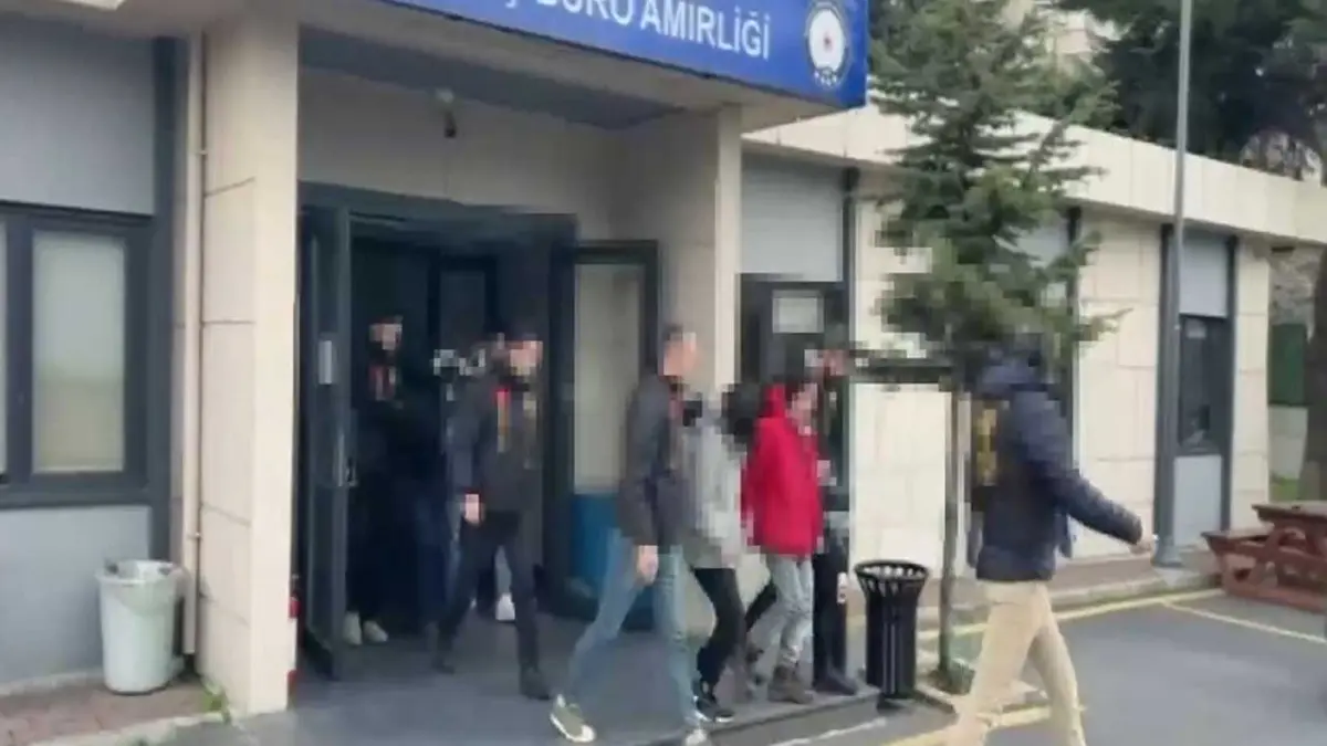 2 aylık bebeğin şüpheli ölümünde 4 tutuklama! İfadeler kan dondurdu  haberinin görseli