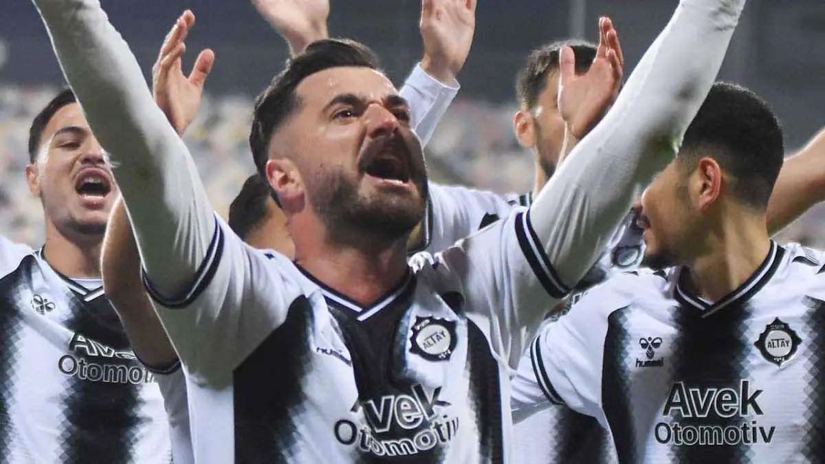 Altay’da Sefa Özdemir ön planda haberinin görseli