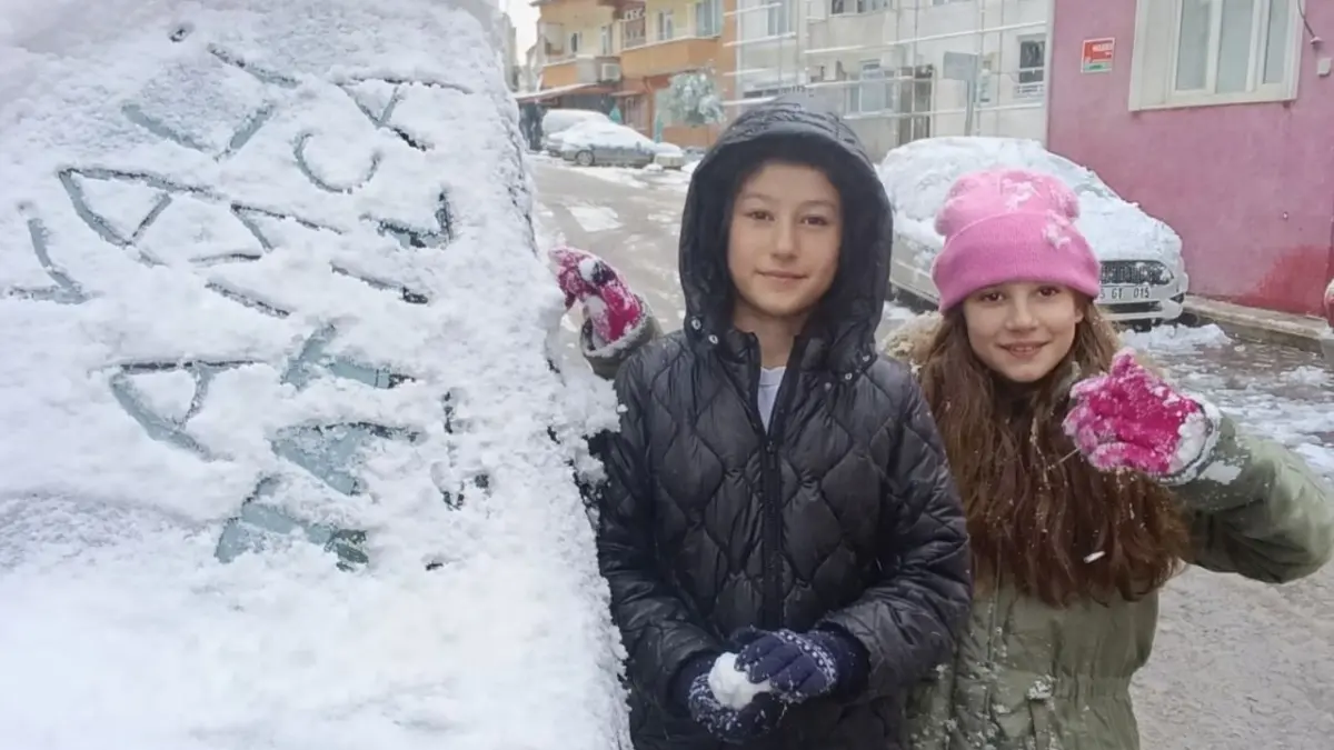 Amasya’da öğrenciler okulların tatil edilmesini istedi haberinin görseli