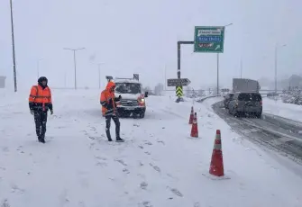 Bolu Dağı'nda kar alarmı: İstanbul istikameti kilitlendi!
