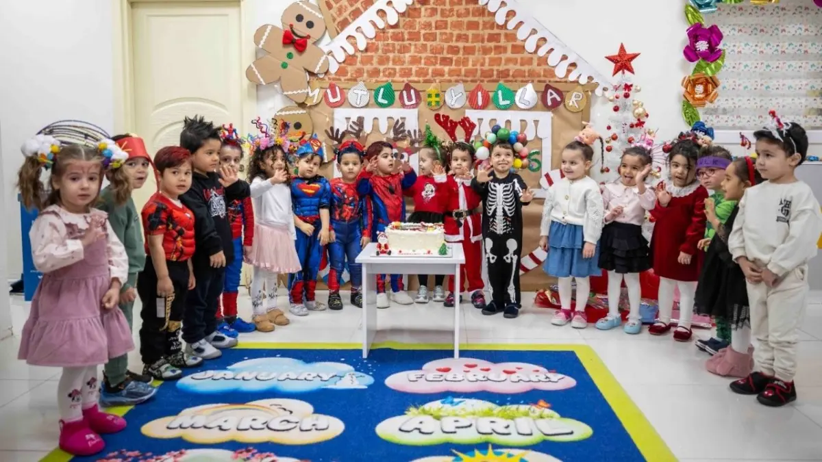 Bornova’da çocuklar yılbaşı coşkusu yaşadı haberinin görseli