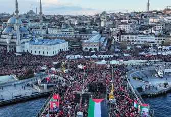 Galata Köprüsü’nde tarihi sabah: 520 bin kişi Filistin için tek yürek oldu! 