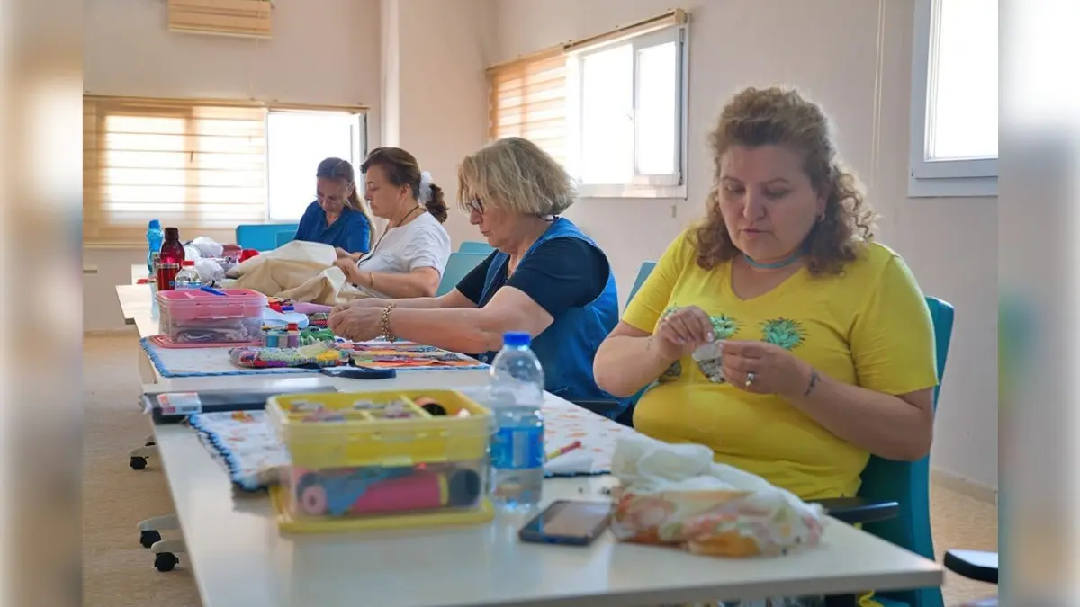 İzmir’de kadınlar kenti birlikte dönüştürüyor haberinin görseli