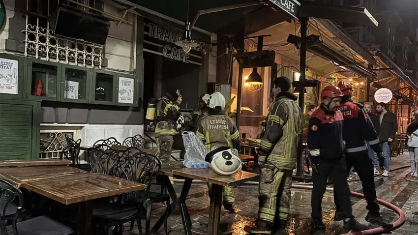 İzmir haber: Alsancak’ta korkutan yangın! dumandan etkilenen çift hastaneye kaldırıldı