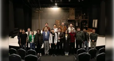 İzmir Şehir Tiyatroları gençlerle tiyatroda buluşmaya devam ediyor