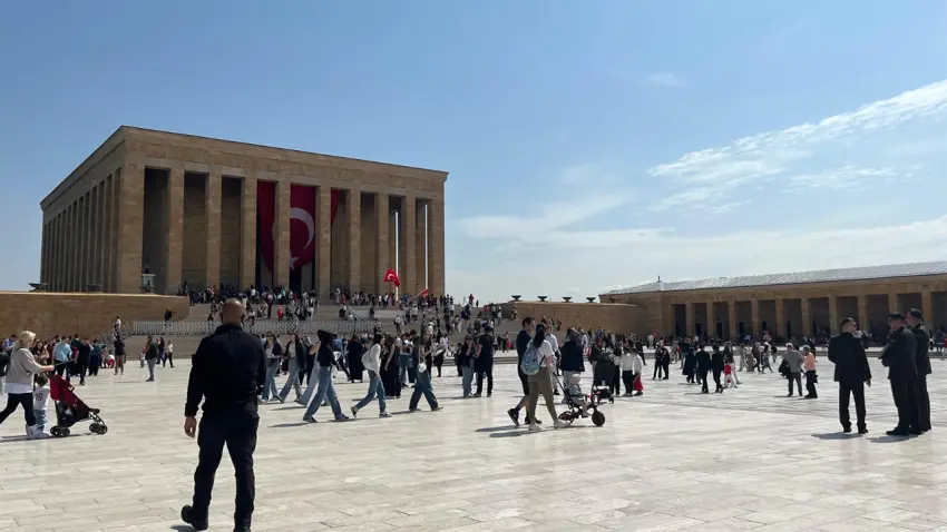 Anıtkabir’i 2025’te 8 milyon 242 bin 170 kişi ziyaret etti haberinin görseli