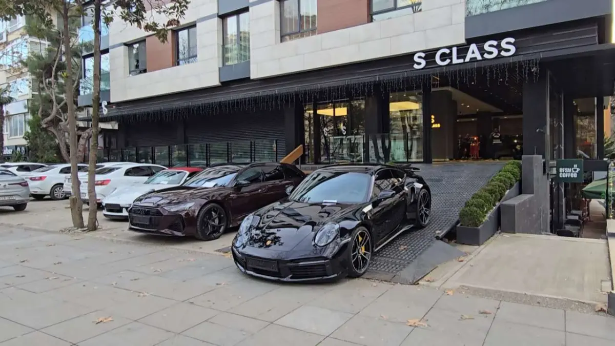 Bağdat Caddesi’nde 11 milyarlık vurgun: Firari galericinin lüks araçlarına el konuldu! haberinin görseli