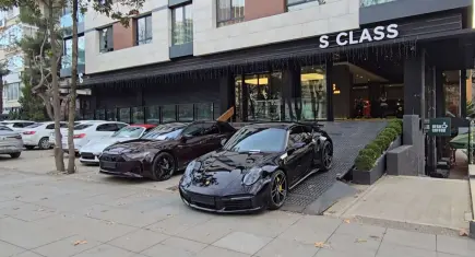 Bağdat Caddesi’nde 11 milyarlık vurgun: Firari galericinin lüks araçlarına el konuldu!