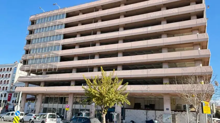 Çankaya Otoparkı kapandı, geçici çözüme AK Parti’den tepki geldi