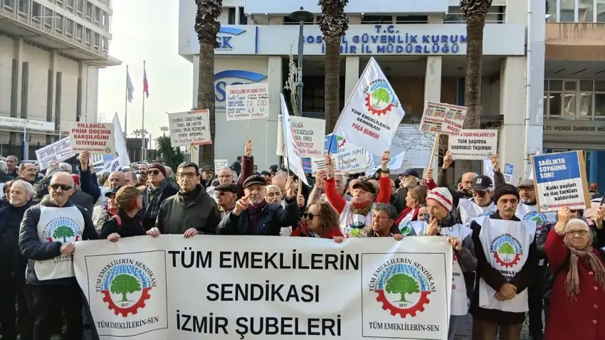Emekliler Konak'ta tek yürek oldu: Geçinemiyoruz