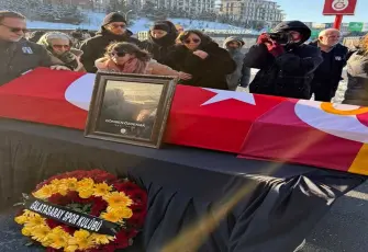 Galatasaray efsanesine veda: Gökmen Özdenak son yolculuğuna uğurlandı 