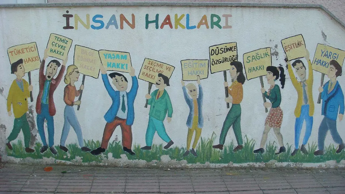 İnsan Hakları Derneği’nden 2026 mesajı: Barış ve özgürlük yılı haberinin görseli