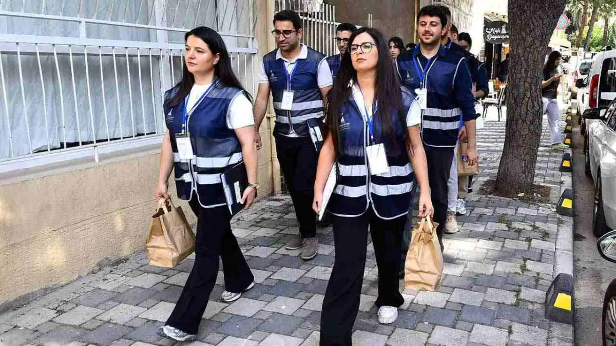 İzmir Büyükşehir, kentte dayanışmayı büyütüyor haberinin görseli