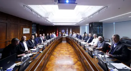 İzmir’de süs bitkileri sektörünün sorunları masaya yatırıldı