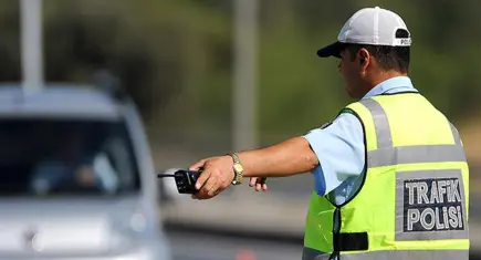İzmir haber: Makas atan sürücüye ceza yağdı