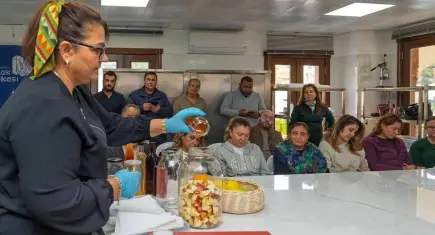 Kadınlar doğal sirke yapımını öğrendi
