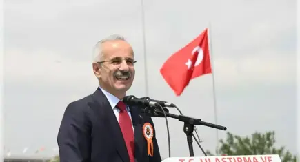 Bakan Uraloğlu: 2025’te otoyol ve köprüleri 1,1 milyarı aşkın araç kullandı