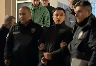 Kuruyemiş dükkanında sıra kavgası: 1 kişi ağır yaralandı, kasiyer tutuklandı 