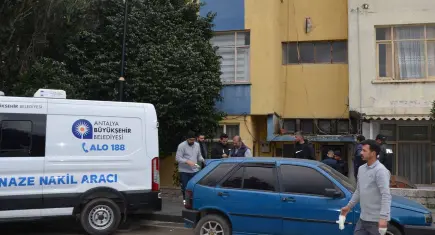 Antalya’da aile faciası: Eşini ve kızını öldürdü; teslim oldu