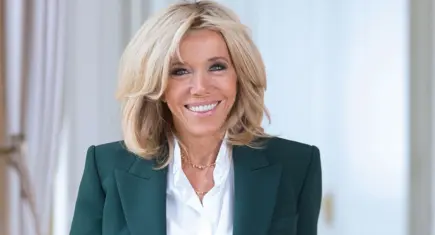 Brigitte Macron'un erkek olarak doğdu iddialarına ceza
