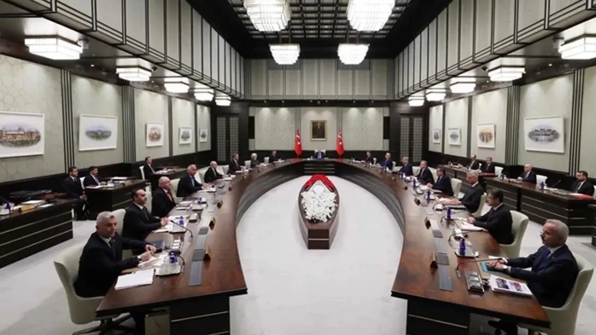 Külliye’de kritik kabine toplantısı: Masada 2026 hedefleri ve Trump ile görüşme var haberinin görseli