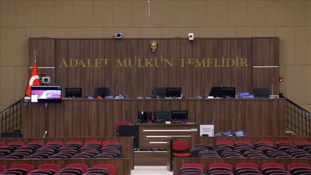 Kurdukları düzenekle 40 bin dolarlık kol saatini çaldılar: 3 sanık hakkında 7 yıla kadar hapi istemi haberinin görseli