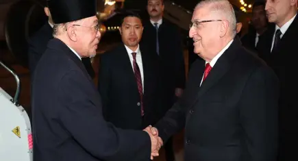 Bakan Güler, Malezya Başbakanı İbrahim'i karşıladı