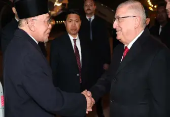 Bakan Güler, Malezya Başbakanı İbrahim'i karşıladı