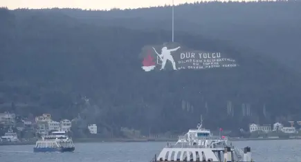 Bozcaada ve Gökçeada’da feribot seferlerine fırtına engeli