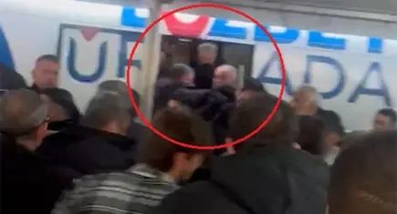 Bursa Büyükşehir Belediye Başkanı Mustafa Bozbey'e saldırı girişimi