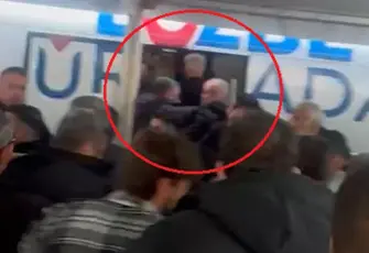 Bursa Büyükşehir Belediye Başkanı Mustafa Bozbey'e saldırı girişimi