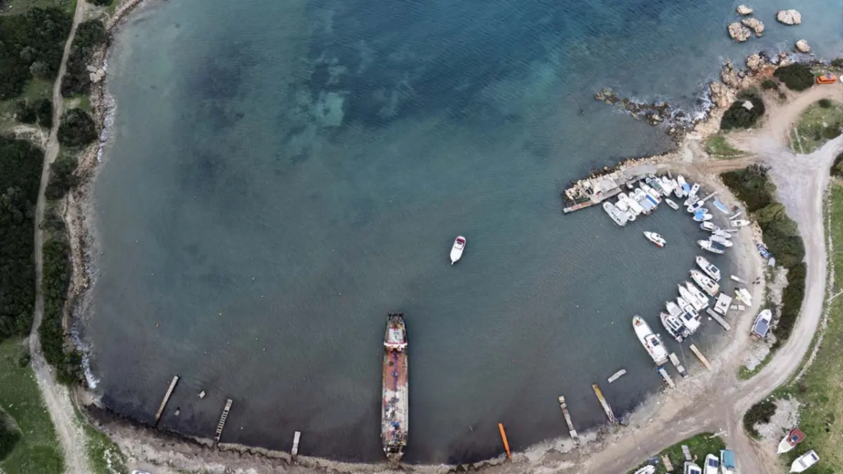 İzmir’de kaçak hurda gemi sökümüne 2,85 milyon lira ceza haberinin görseli