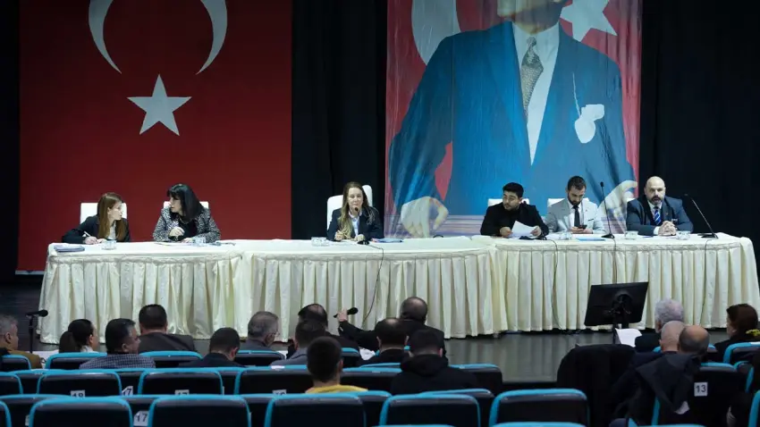 Konak Belediye Meclisi 2026’ya adalet ve barış mesajıyla başladı