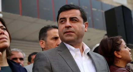 Selahattin Demirtaş'a 'Cumhurbaşkanına hakaret' suçundan hapis cezası