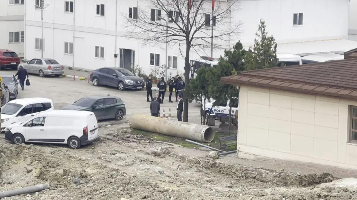 Ünlülere uyuşturucu soruşturması: 25 şüpheli test için Adli Tıp Kurumu'na getirildi haberinin görseli