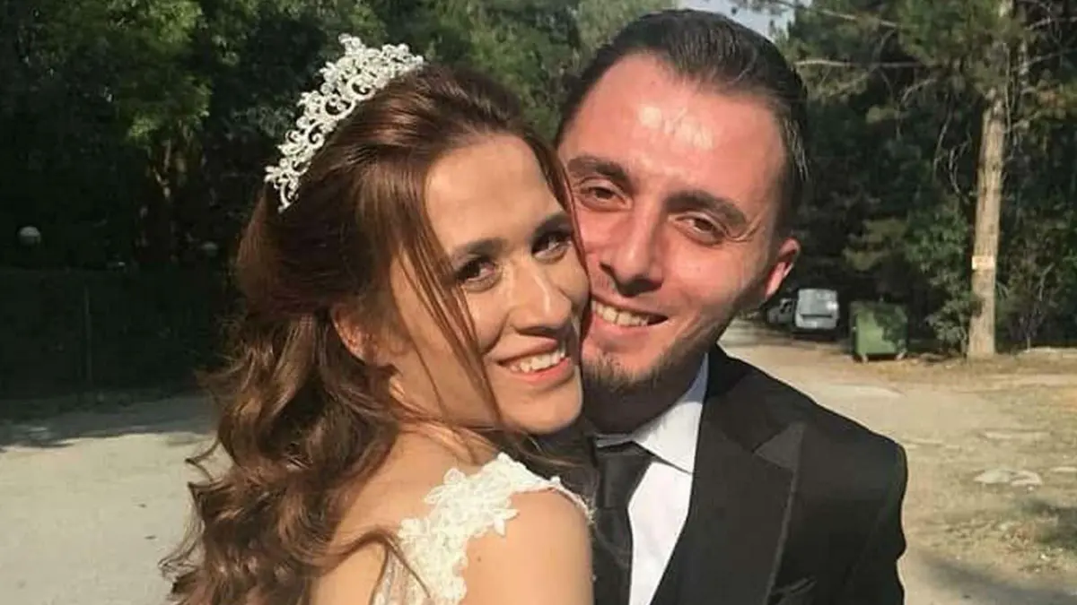 Dekoratif kemerin altında kalan çiftin öldüğü olaya ilişkin yeni görüntüler ortaya çıktı başlıklı video haberin görseli