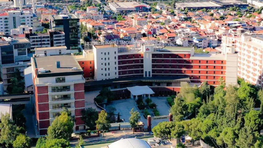 İzmir Ekonomi Üniversitesi’nde kişisel verilerin ihlali: 3 gözaltı haberinin görseli