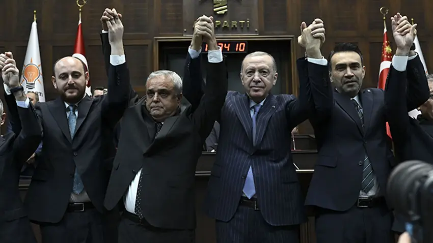 Meclis'te sandalye dağılımı değişti: CHP, DEVA ve Gelecek Partisi'nden AK Parti'ye geçtiler